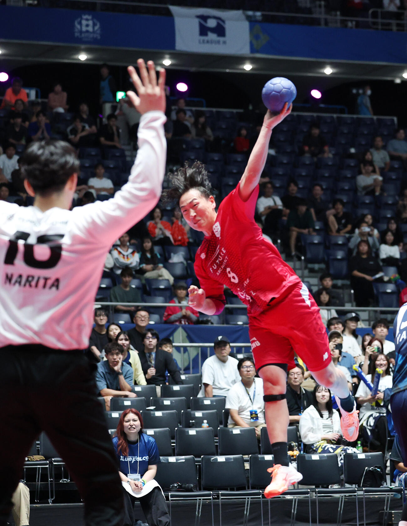 リーグH　プレーオフ　準決勝　ジークスター東京対豊田合成名古屋　後半、シュートを放つジークスター東京元木博紀（撮影・鈴木正人）