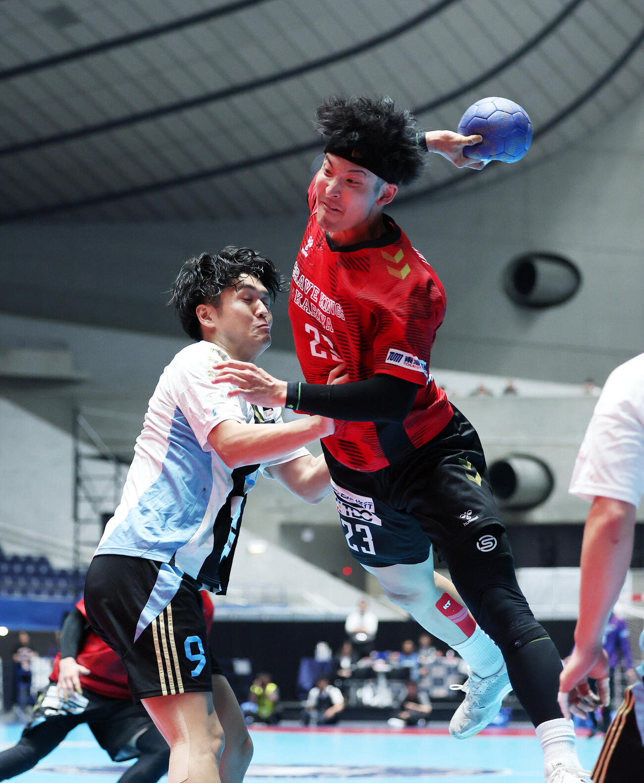 リーグH　プレーオフ　準決勝　ブレイヴキングス刈谷対レッドトルネード佐賀　後半、シュートを放つブレイヴキングス刈谷吉野樹（撮影・鈴木正人）＝2026年6月12日