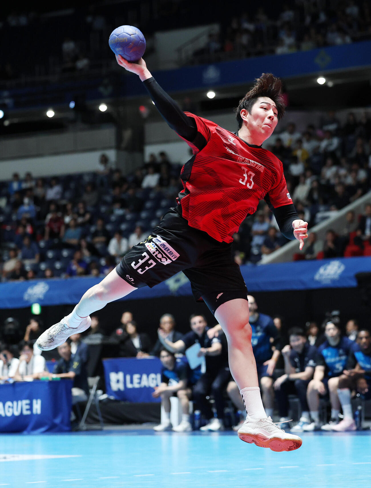 リーグH　プレーオフ　決勝　ブレイヴキングス刈谷対豊田合成名古屋　後半、シュートを放つブレイヴキングス刈谷田代翔真（撮影・鈴木正人）