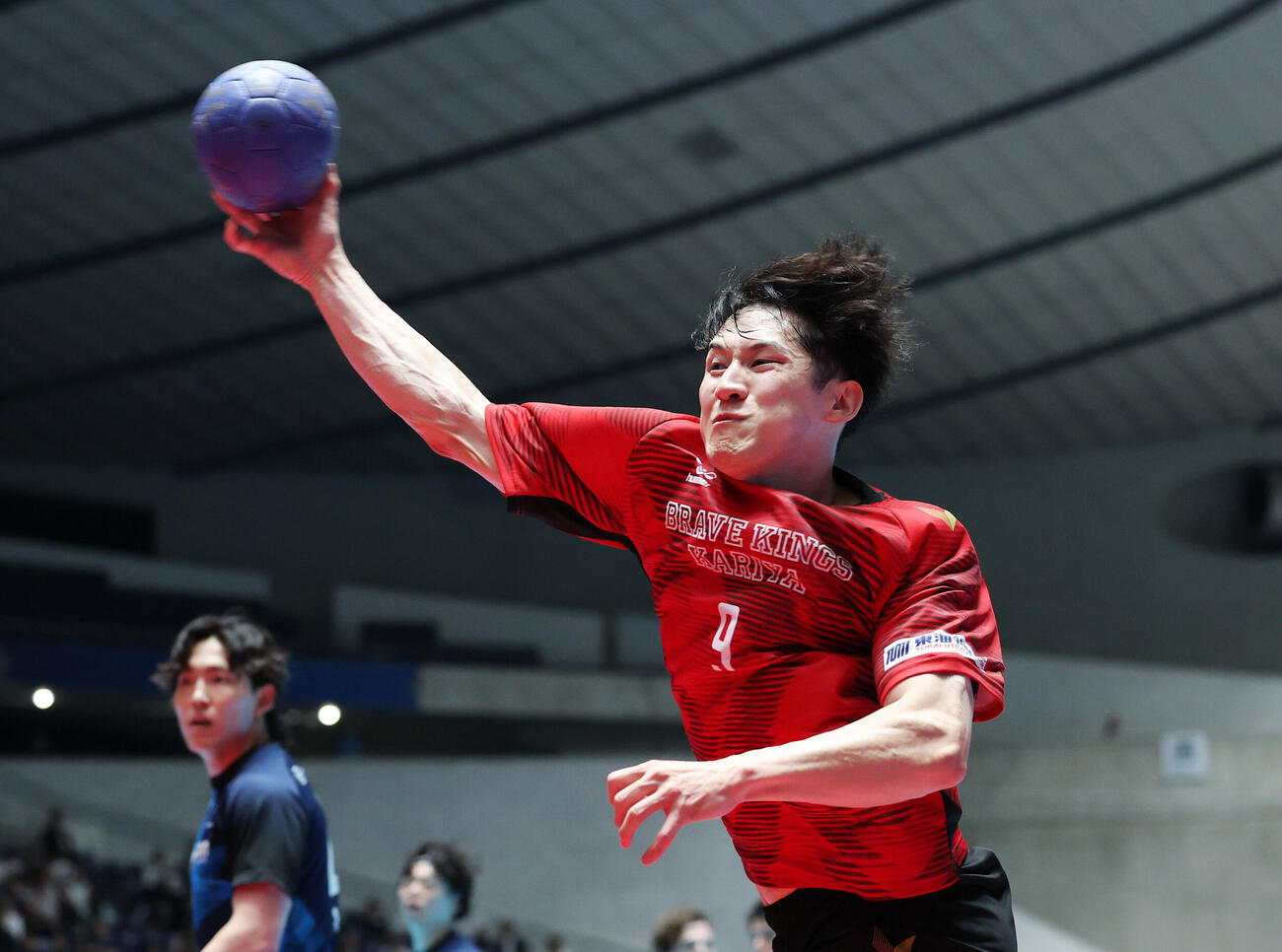 リーグH　プレーオフ　決勝　ブレイヴキングス刈谷対豊田合成名古屋　前半、シュートを放つブレイヴキングス刈谷杉岡尚樹（撮影・鈴木正人）