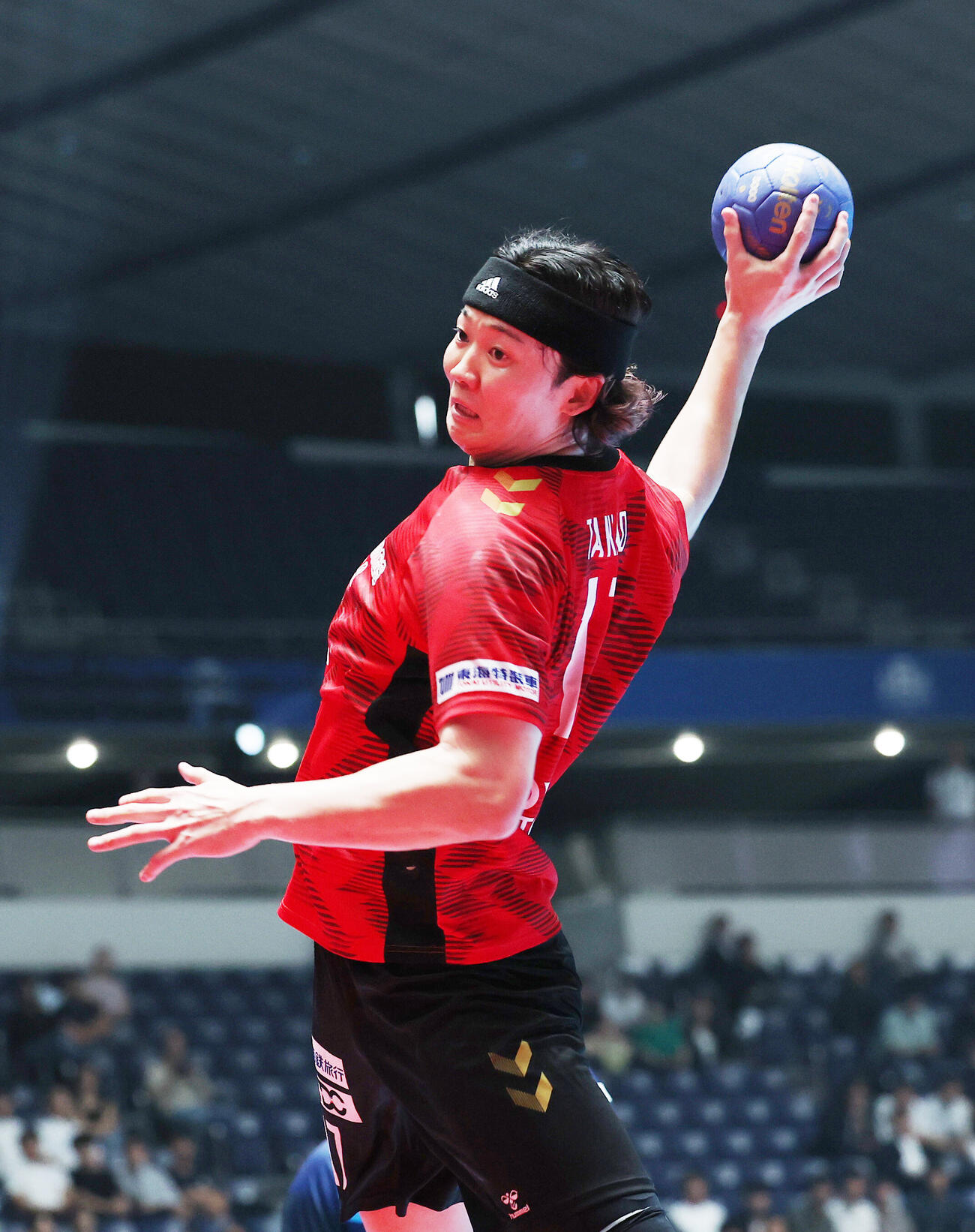 リーグH　プレーオフ　決勝　ブレイヴキングス刈谷対豊田合成名古屋　前半、シュートを放つブレイヴキングス刈谷高野颯太（撮影・鈴木正人）