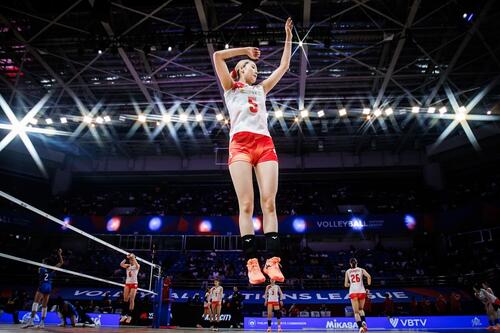 バレーボール・ネーションズリーグ（VNL）女子日本代表、イタリア戦（C）Volleyball World