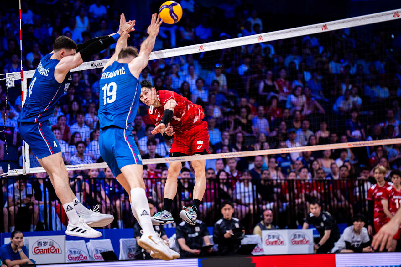 バレーボール・ネーションズリーグ（VNL）男子日本代表、セルビア戦（C）Volleyball World