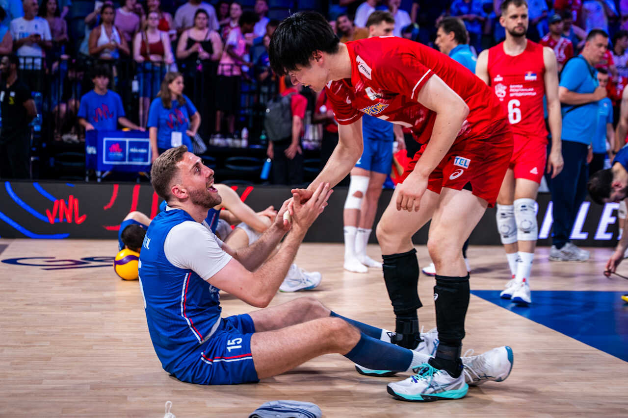 バレーボール・ネーションズリーグ（VNL）男子日本代表、セルビア戦（C）Volleyball World