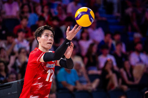 バレーボール・ネーションズリーグ(VNL)男子日本代表、セルビア戦(C)Volleyball World