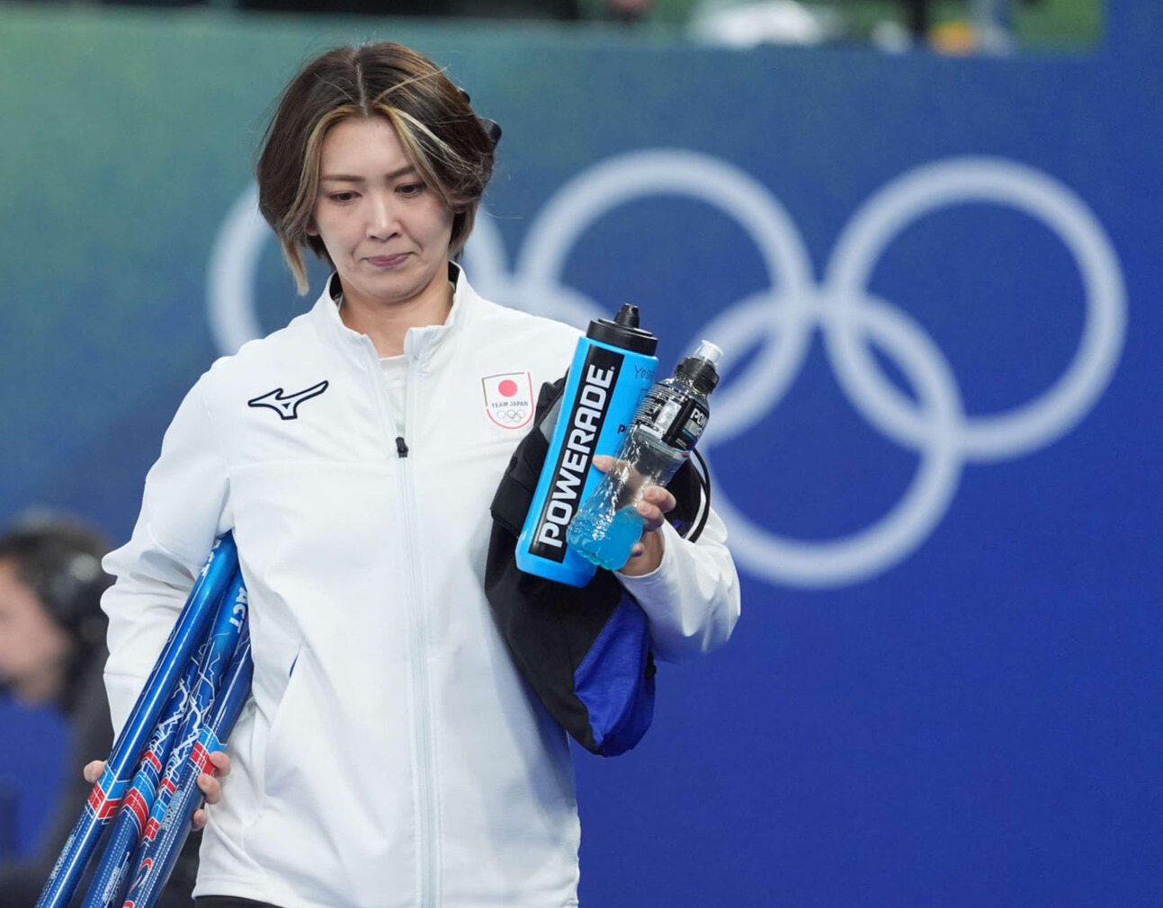 ミラノ・コルティナ五輪カーリング女子　日本対英国　英国に敗れ競技場を後にする吉村紗也香（2026年2月）