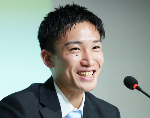 【バドミントン】桃田賢斗が挙式を報告「ウェディングドレス姿はまた格別の美しさで」新婦前に涙 - スポーツ : 日刊スポーツ