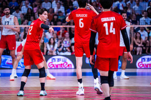 バレーボール・ネーションズリーグ(VNL)男子日本代表、米国戦(C)Volleyball World