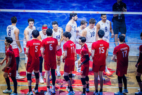 バレーボール・ネーションズリーグ(VNL)男子日本代表、米国戦(C)Volleyball World