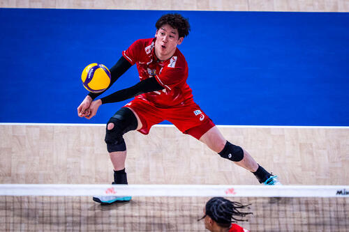 バレーボール・ネーションズリーグ(VNL)男子日本代表、米国戦(C)Volleyball World
