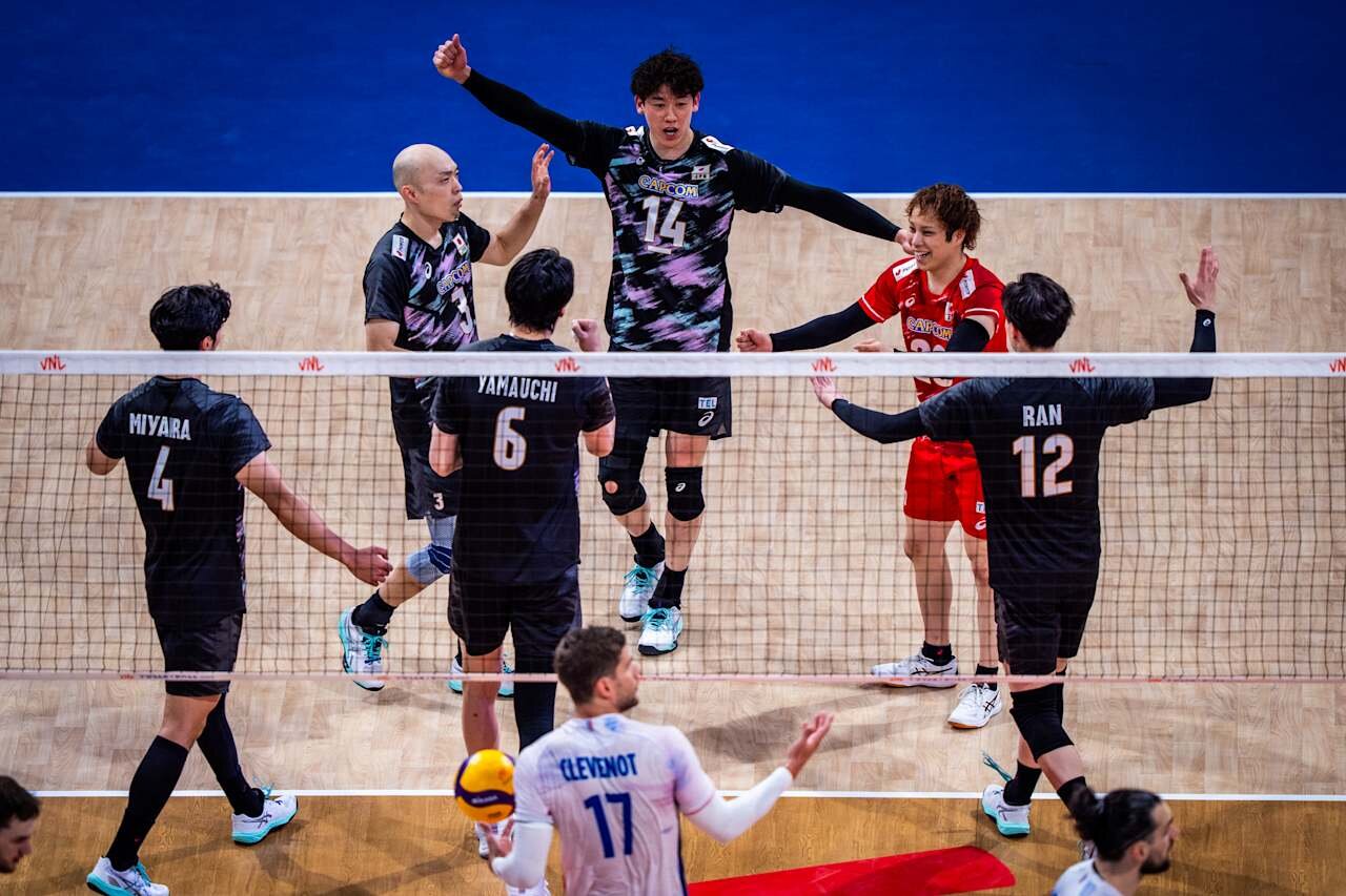 バレーボール・ネーションズリーグ　日本－フランス（C）Volleyball World