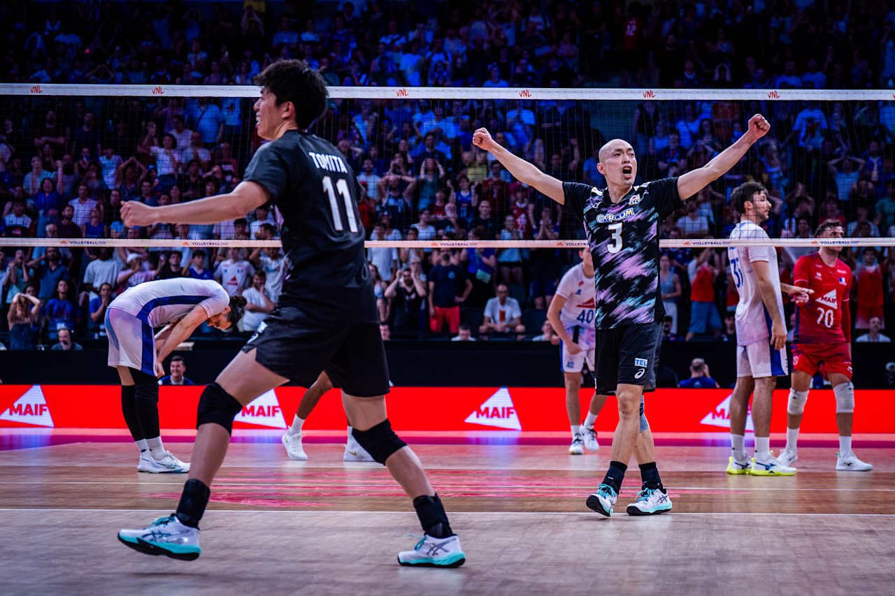 バレーボール・ネーションズリーグ　日本－フランス（C）Volleyball World