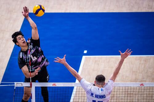 バレーボール・ネーションズリーグ 日本-フランス(C)Volleyball World