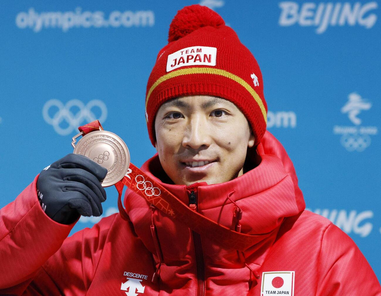 2022年北京五輪ノルディックスキー複合男子個人ラージヒルで銅メダルを獲得した渡部暁斗（共同）