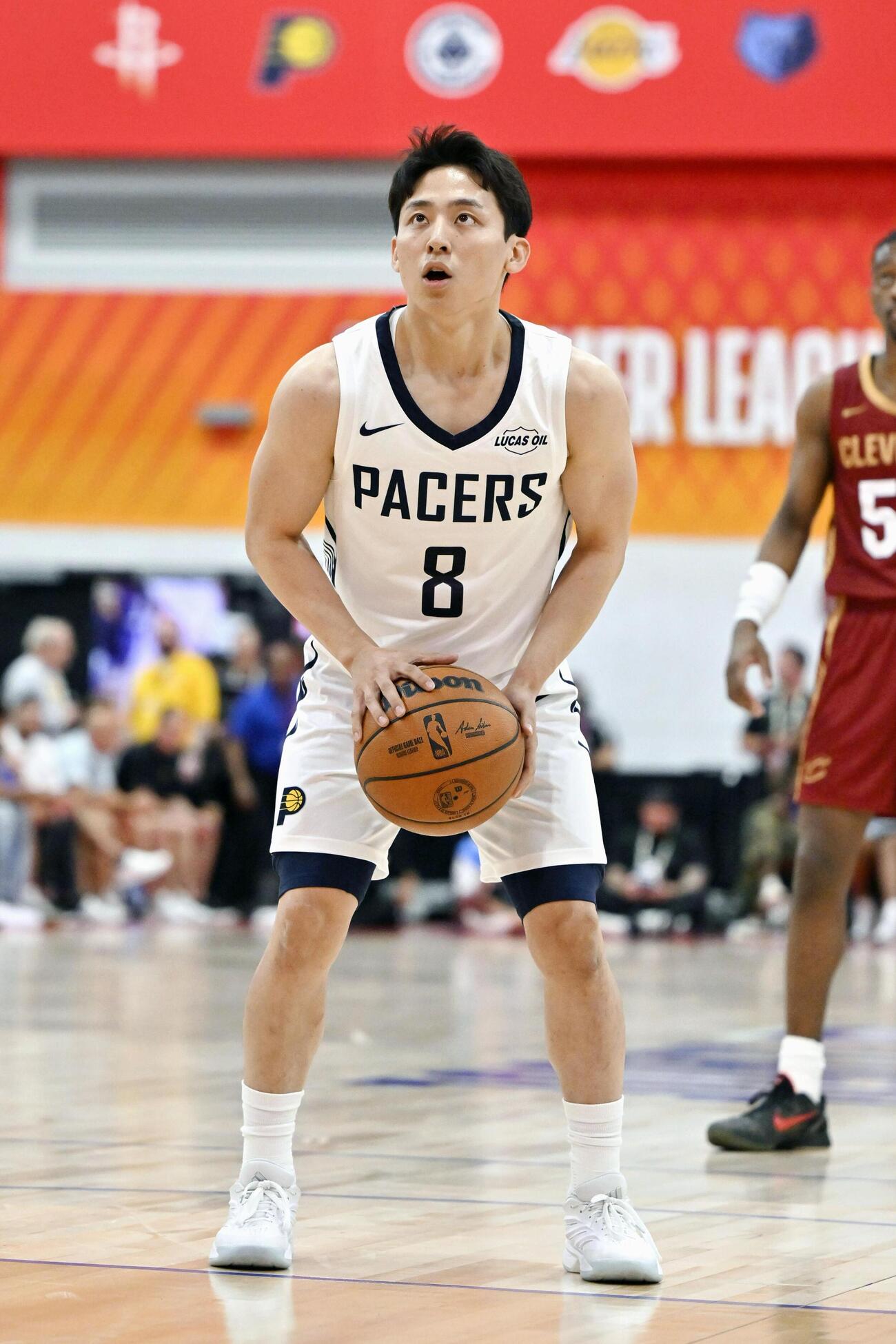 キャバリアーズ戦でフリースローに臨むペーサーズの河村＝ラスベガス（NBAE・ゲッティ＝共同）