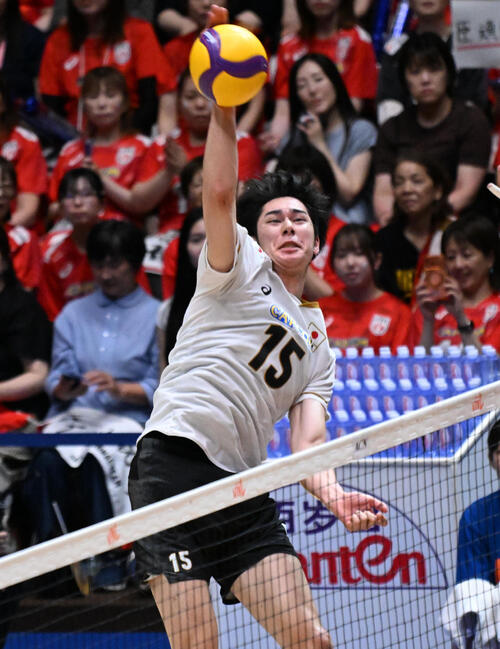 バレー】若き大砲！22歳の甲斐優斗「狙っていたサーブ打てた」11連勝