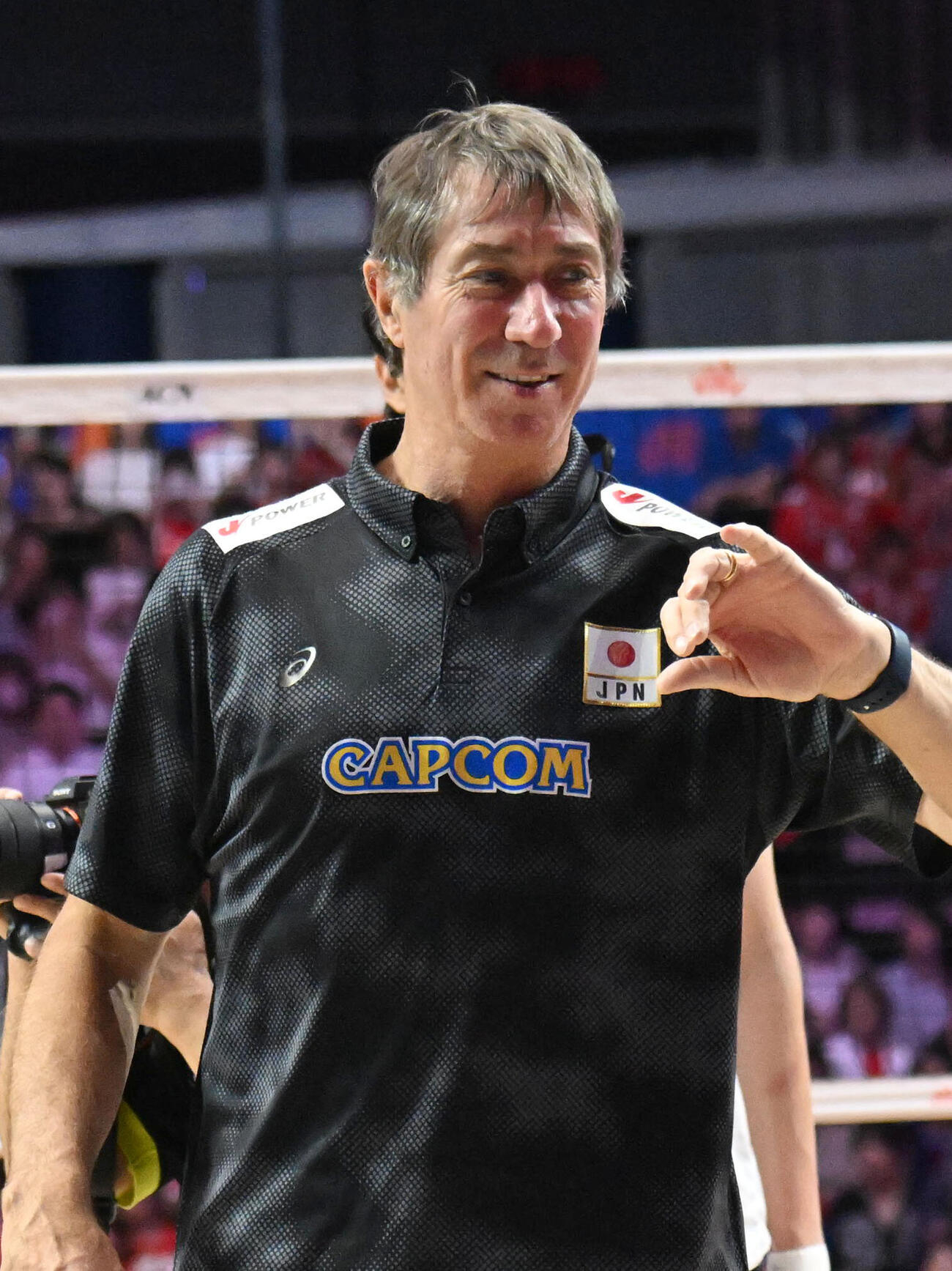 日本対ベルギー　ベルギーに勝利し笑顔を見せ日本代表のロラン・ティリ監督（撮影・石井愛子）