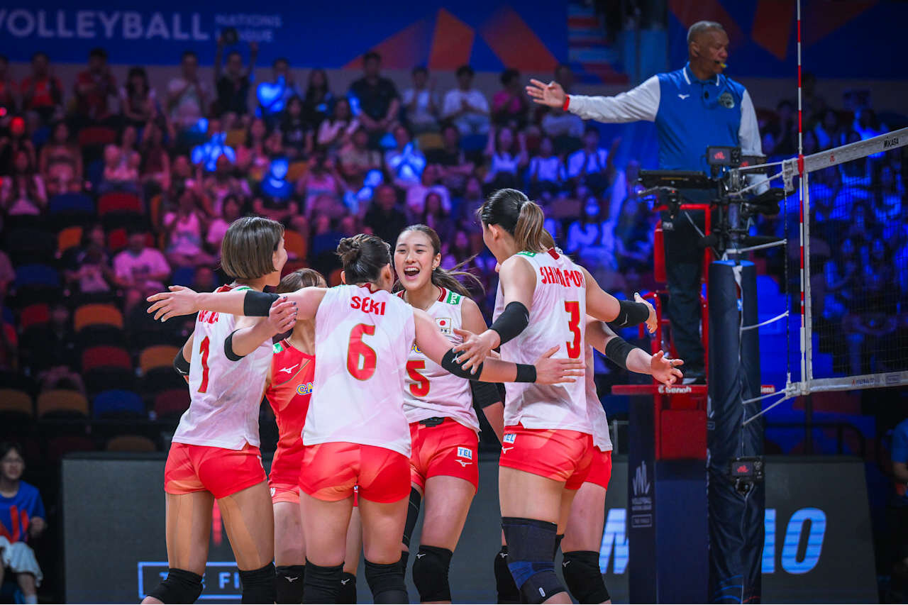 バレーボール・ネーションズリーグ（VNL）女子日本代表、準々決勝ブラジル戦（C）Volleyball World