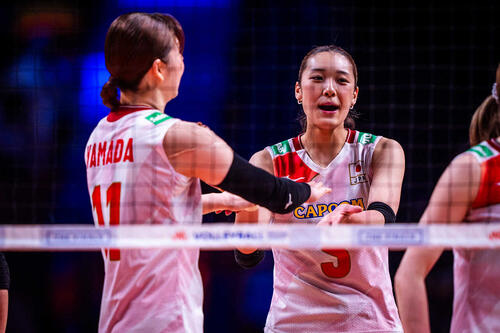 バレーボール・ネーションズリーグ(VNL)女子日本代表、準々決勝ブラジル戦(C)Volleyball World