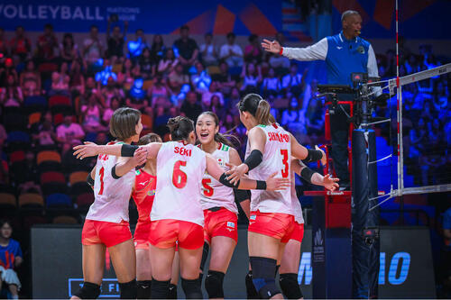 バレーボール・ネーションズリーグ(VNL)女子日本代表、準々決勝ブラジル戦(C)Volleyball World