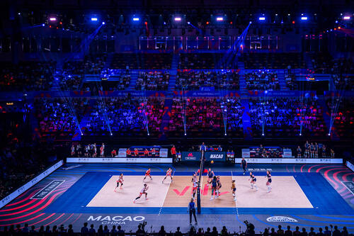バレーボール・ネーションズリーグ(VNL)女子日本代表、準々決勝ブラジル戦(C)Volleyball World
