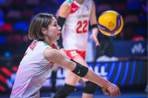 バレーボール・ネーションズリーグ(VNL)女子日本代表、準々決勝ブラジル戦(C)Volleyball World