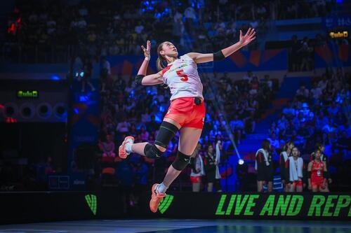 バレーボール・ネーションズリーグ(VNL)女子日本代表、準々決勝ブラジル戦(C)Volleyball World