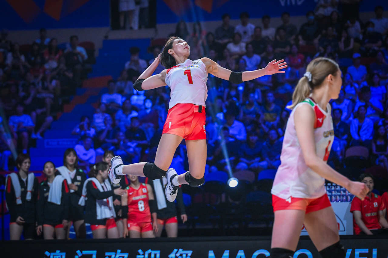 バレーボール・ネーションズリーグ（VNL）女子日本代表、準々決勝ブラジル戦（C）Volleyball World