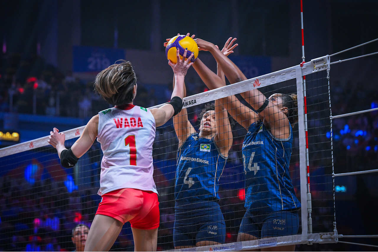 バレーボール・ネーションズリーグ（VNL）女子日本代表、準々決勝ブラジル戦（C）Volleyball World
