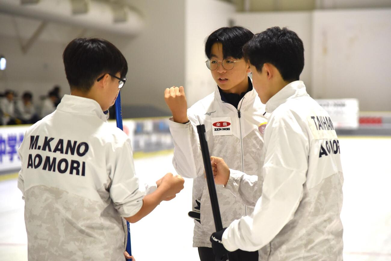 準優勝した青森CAのメンバー