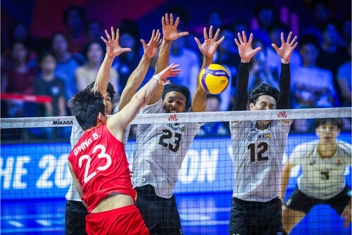 バレーボール・ネーションズリーグ(VNL)男子日本代表、準々決勝中国戦(C)Volleyball World
