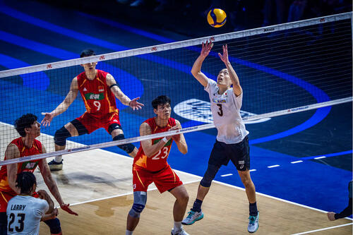 バレーボール・ネーションズリーグ(VNL)男子日本代表、準々決勝中国戦(C)Volleyball World