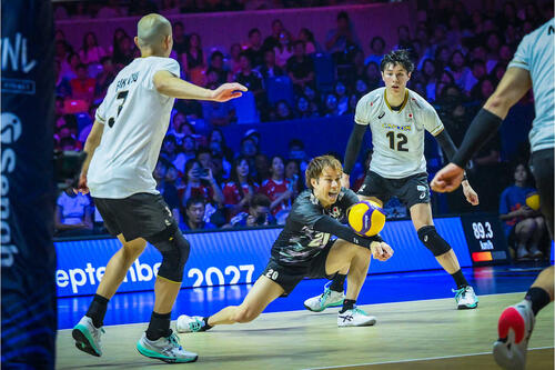バレーボール・ネーションズリーグ(VNL)男子日本代表、準々決勝中国戦(C)Volleyball World