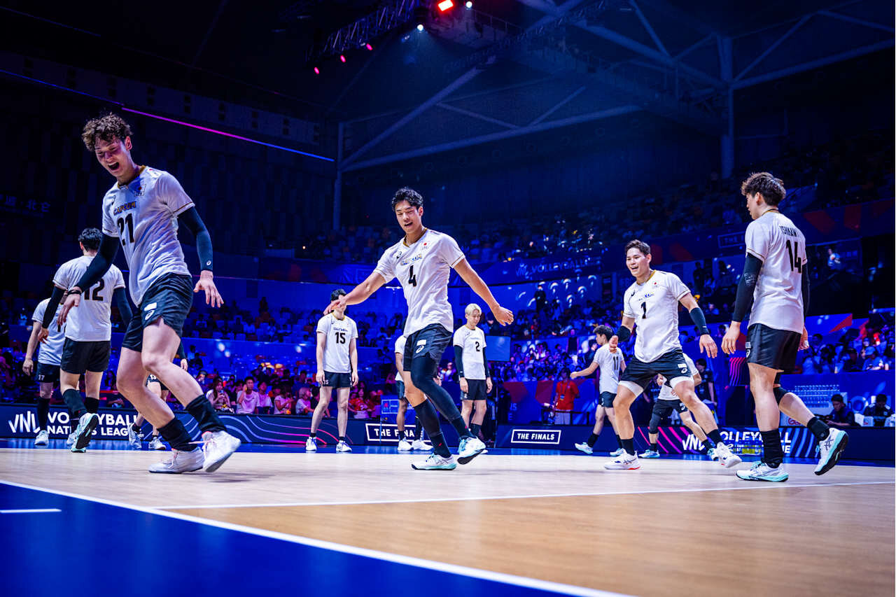 バレーボール・ネーションズリーグ（VNL）男子日本代表、準々決勝中国戦（C）Volleyball World