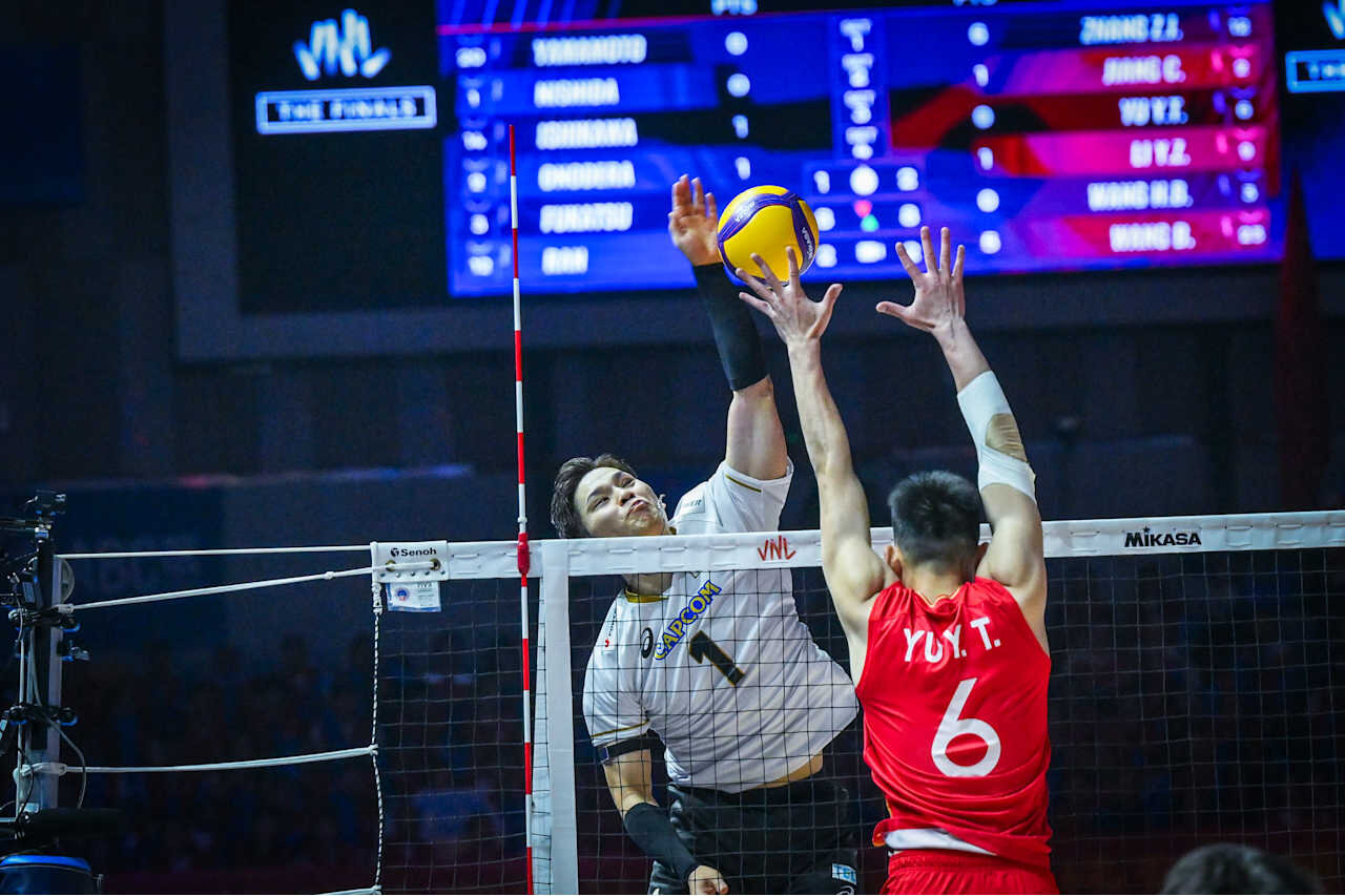 バレーボール・ネーションズリーグ（VNL）男子日本代表、準々決勝中国戦（C）Volleyball World