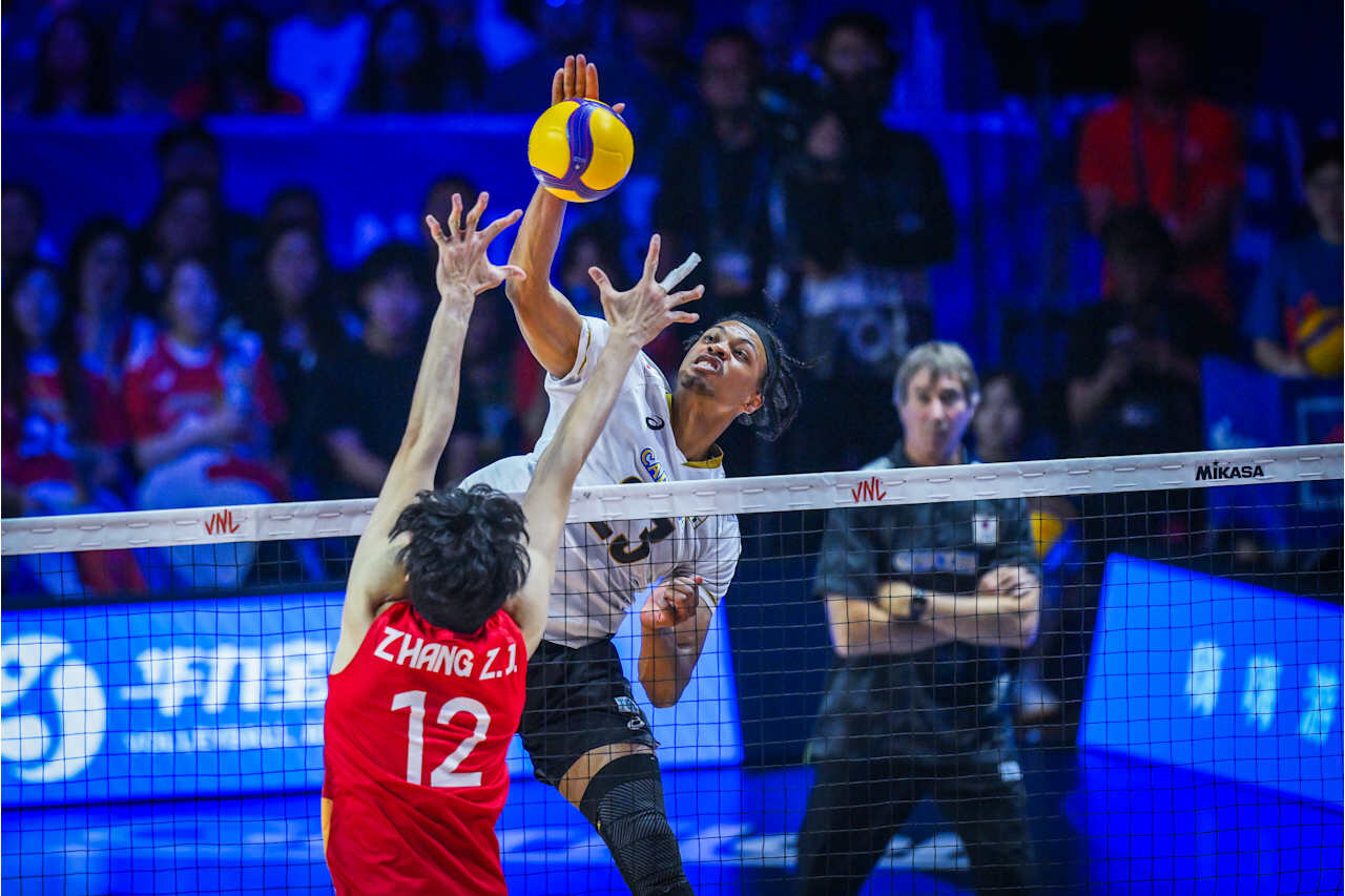 バレーボール・ネーションズリーグ（VNL）男子日本代表、準々決勝中国戦（C）Volleyball World