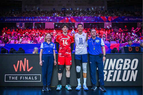 バレーボール・ネーションズリーグ(VNL)男子日本代表、準決勝米国戦(C)Volleyball World
