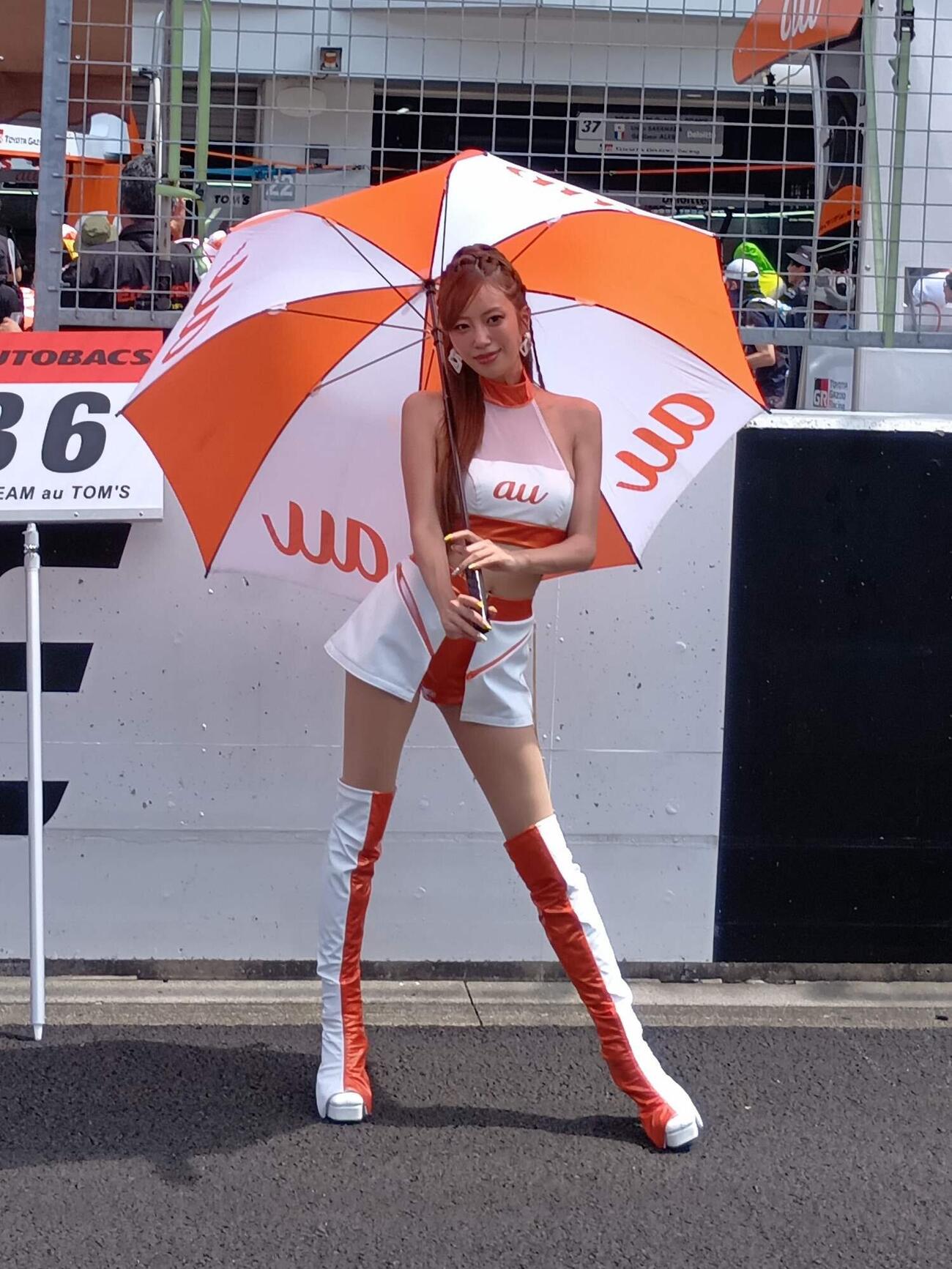 TGR TEAM au TOM’Sのレースアンバサダー央川かこ