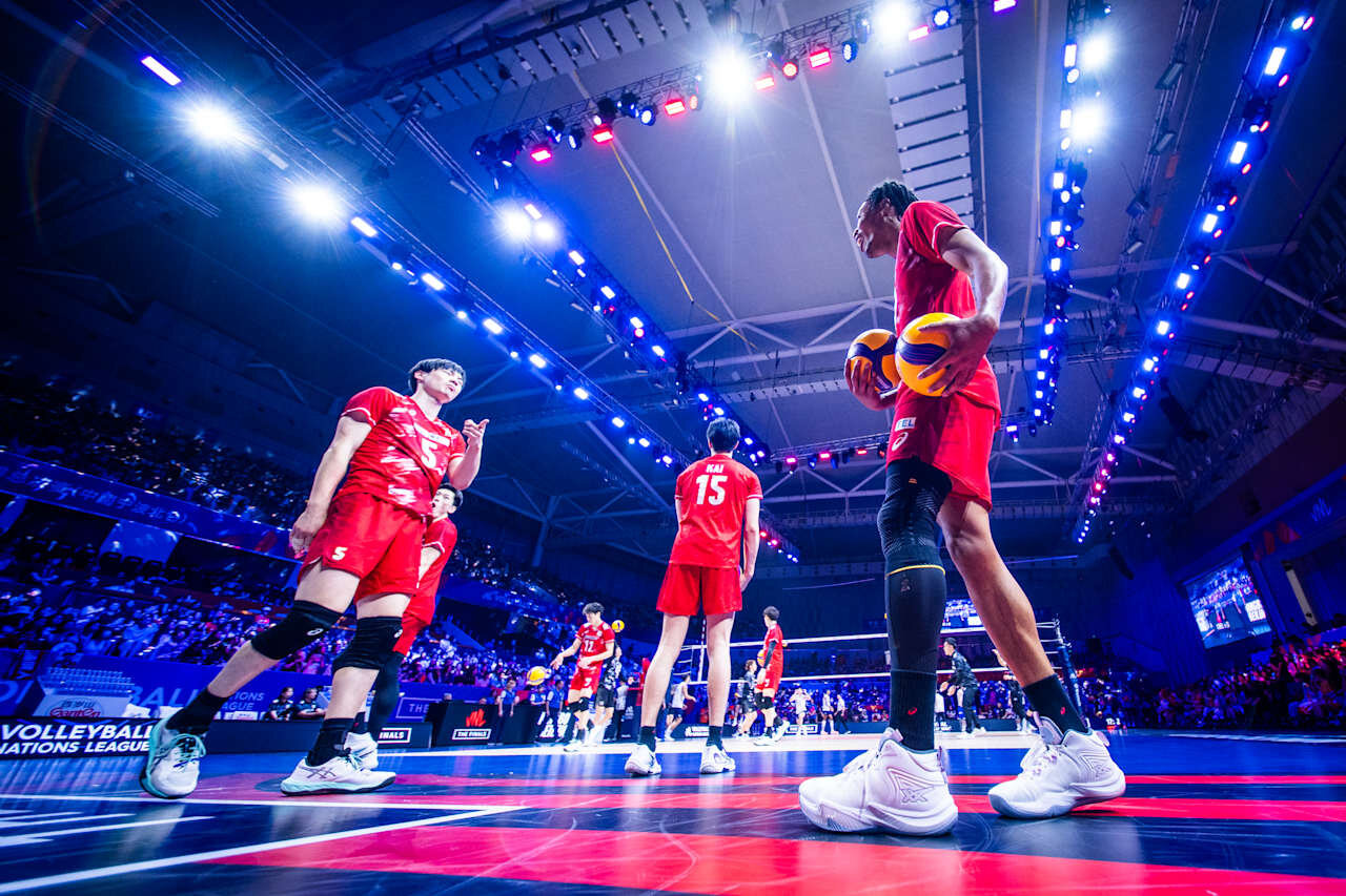 バレーボール・ネーションズリーグ（VNL）男子日本代表、準決勝米国戦（C）Volleyball World