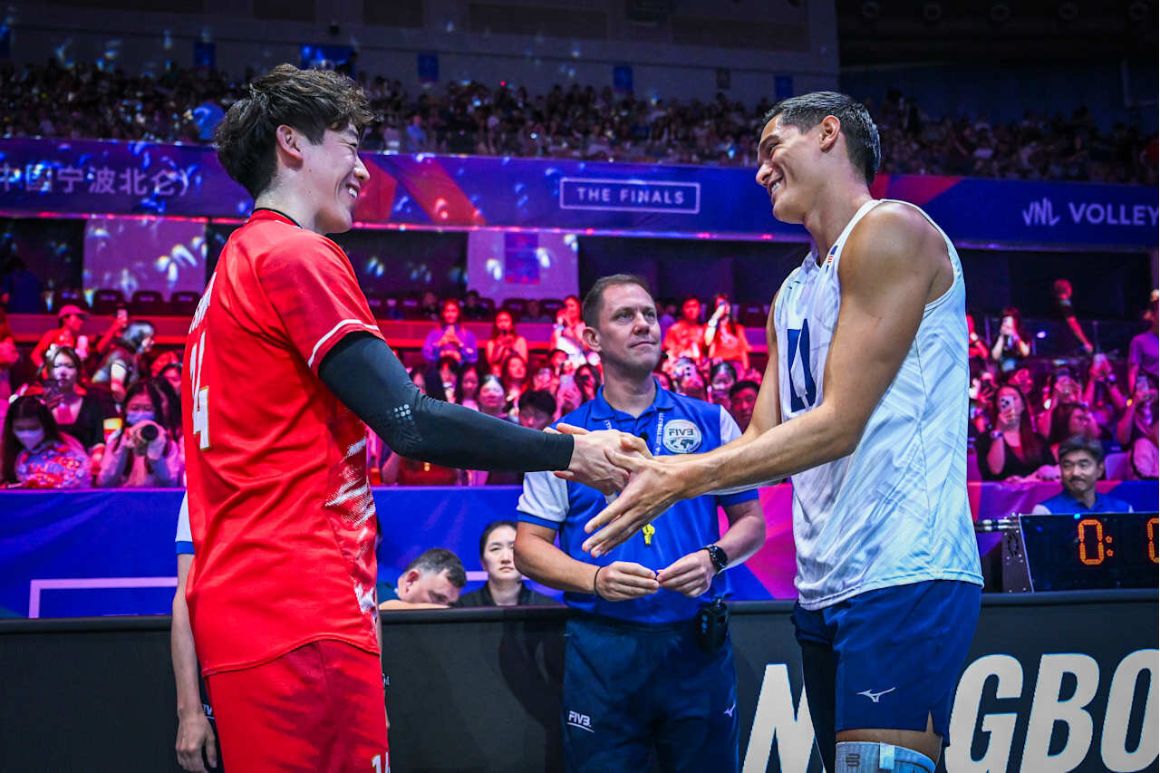 バレーボール・ネーションズリーグ（VNL）男子日本代表、準決勝米国戦（C）Volleyball World