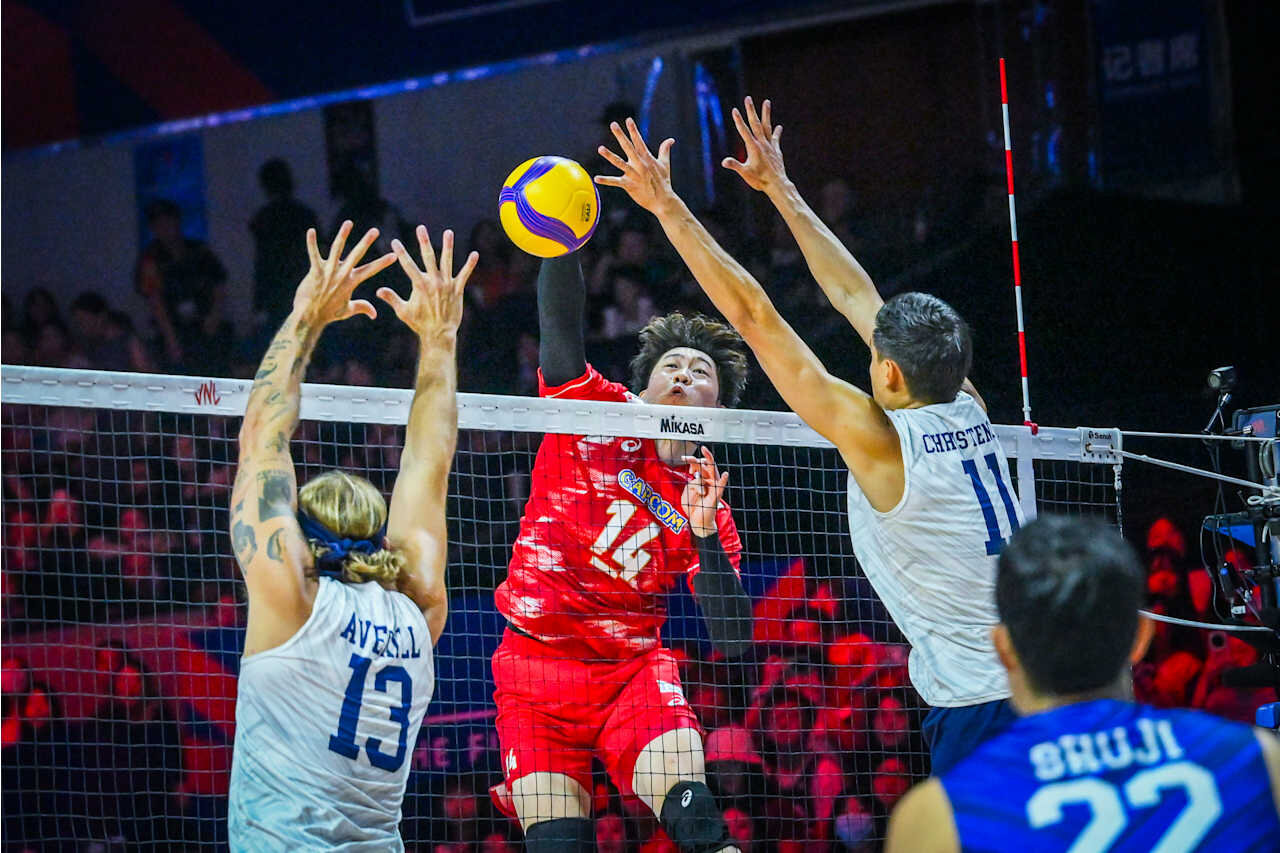 バレーボール・ネーションズリーグ（VNL）男子日本代表、準決勝米国戦（C）Volleyball World