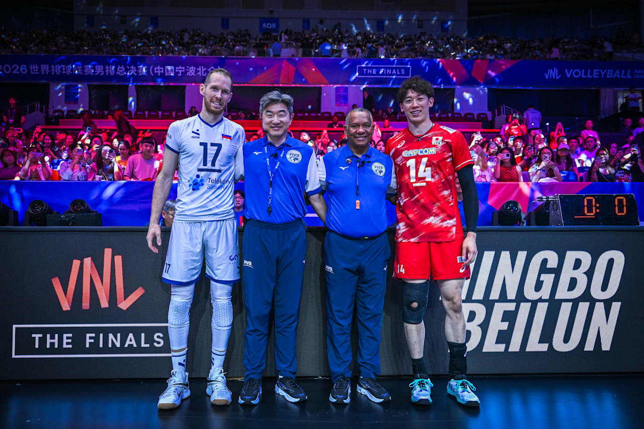 バレーボール・ネーションズリーグ（VNL）日本代表対スロベニア、男子３位決定戦（C）Volleyball World