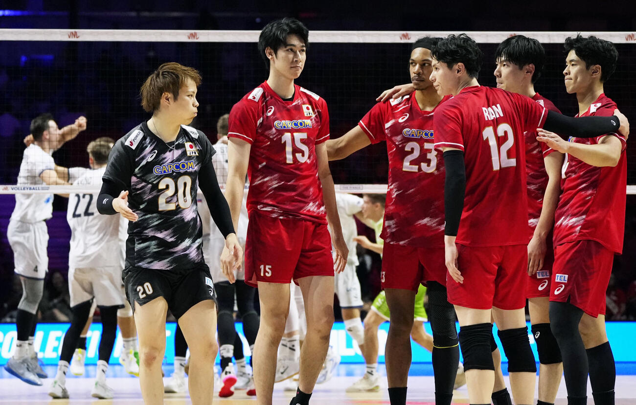 3位決定戦でスロベニアに敗れた日本。メダル獲得はならなかった＝寧波（共同）
