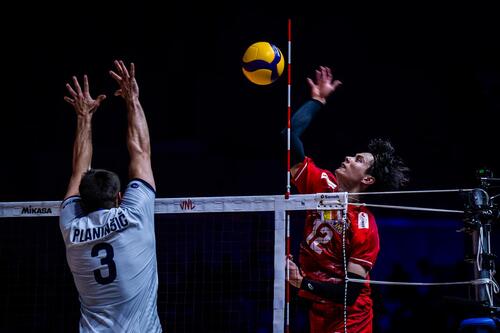 バレーボール・ネーションズリーグ（VNL）日本代表対スロベニア、男子３位決定戦（C）Volleyball World
