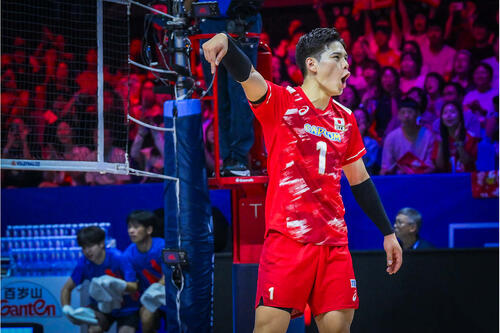 バレーボール・ネーションズリーグ（VNL）日本代表対スロベニア、男子３位決定戦（C）Volleyball World