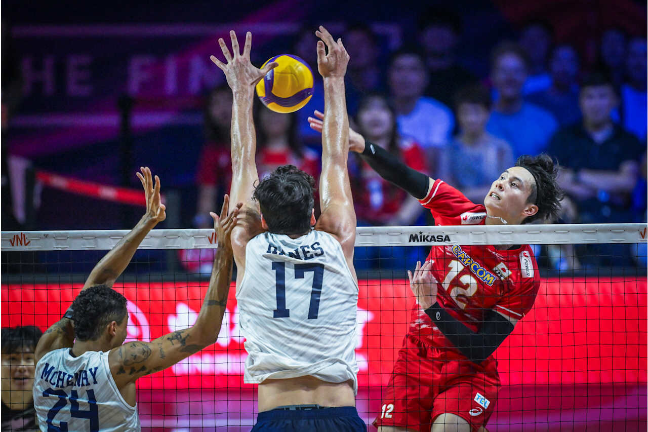 バレーボール・ネーションズリーグ（VNL）男子日本代表、準決勝米国戦（C）Volleyball World
