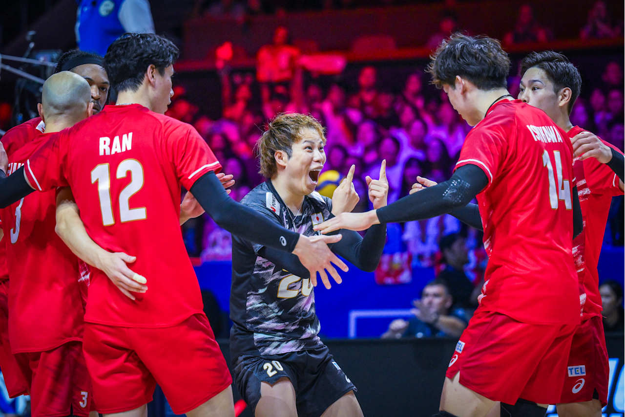 バレーボール・ネーションズリーグ（VNL）日本代表対スロベニア、男子３位決定戦（C）Volleyball World