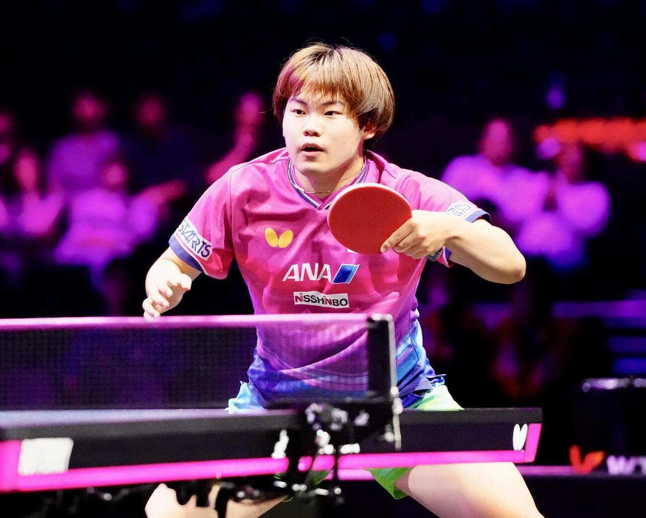 男子シングルス1回戦で中国の周啓豪と対戦する松島輝空（撮影・江口和貴）