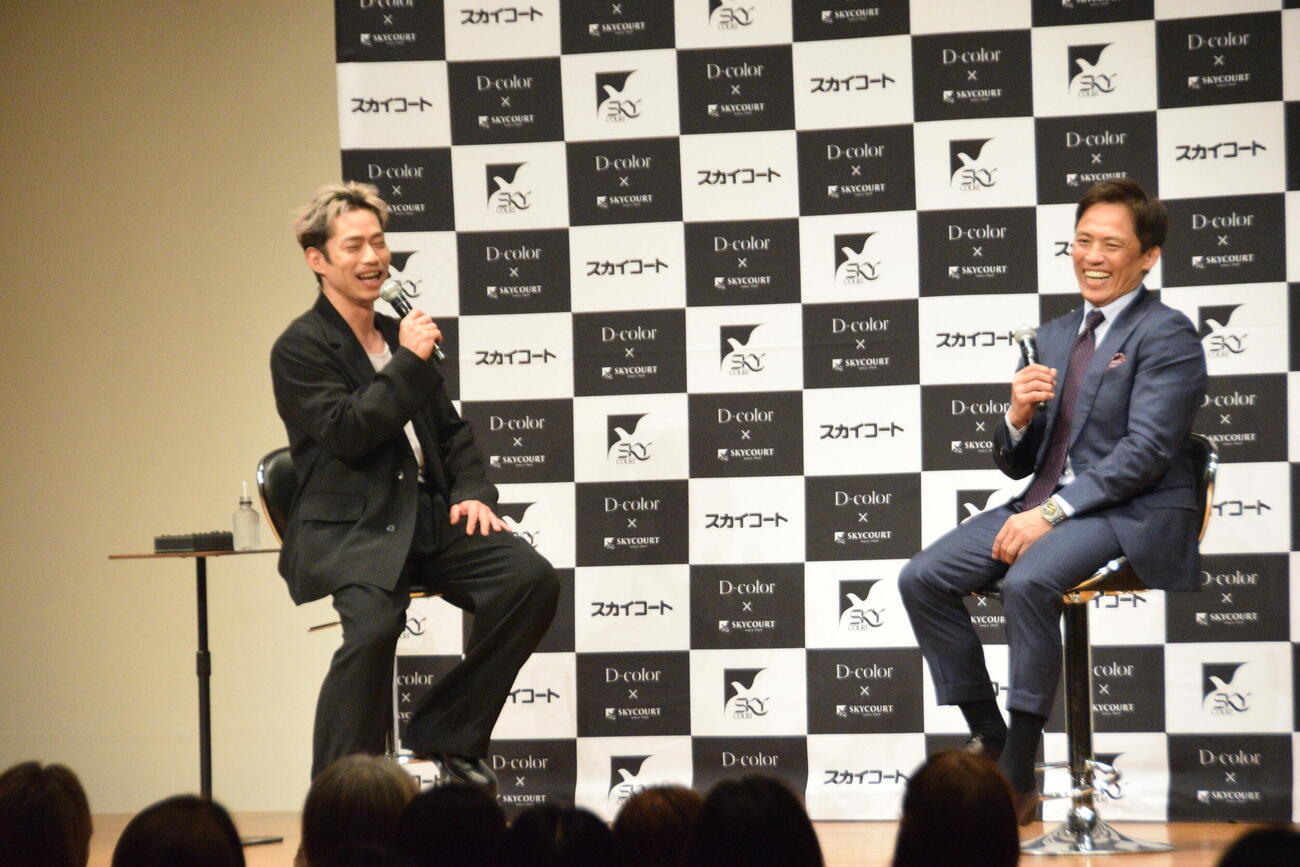 イベントで対談した高橋大輔さん（左）と野村忠宏さん