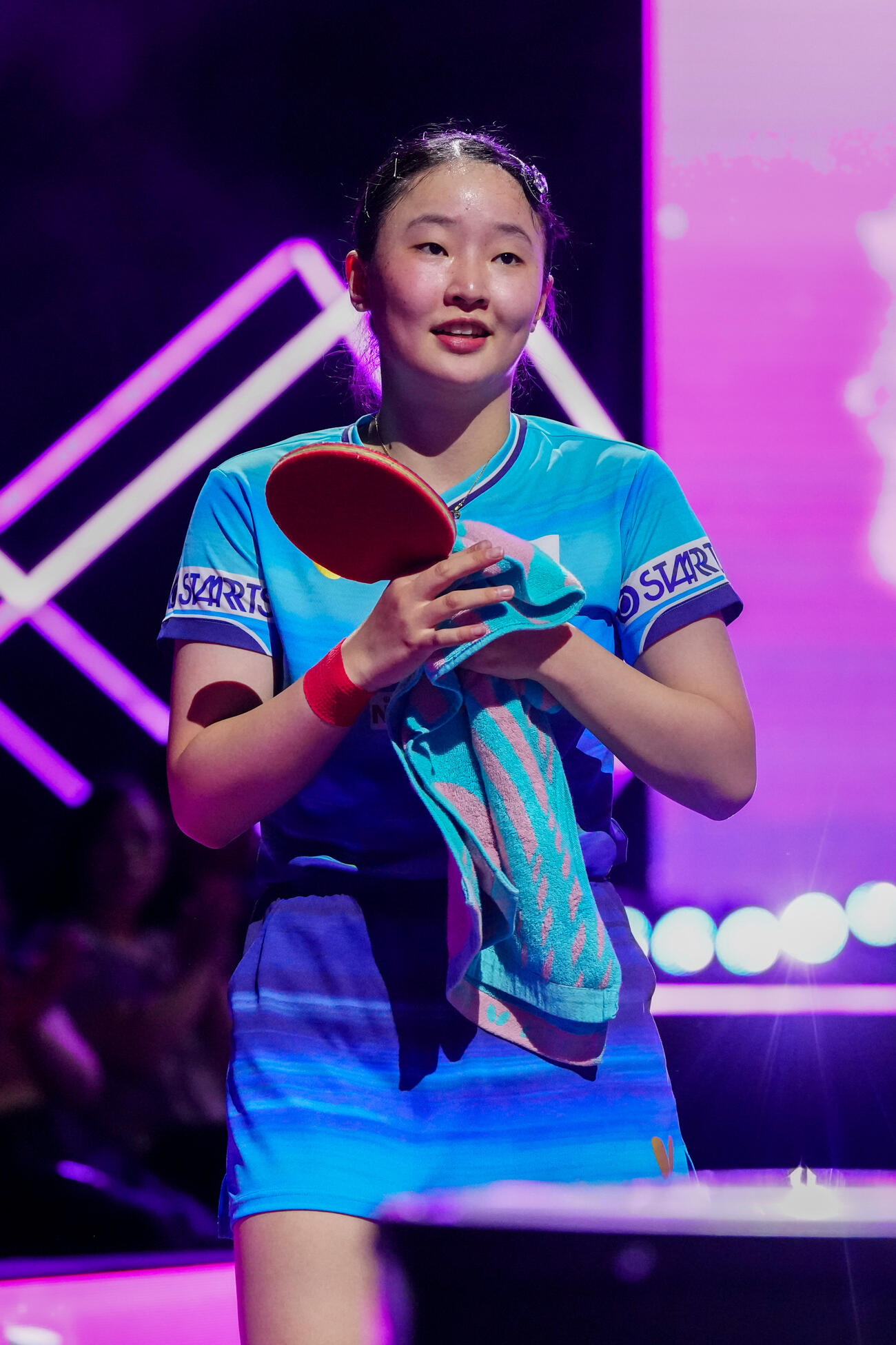 女子シングルス1回戦で、橋本帆乃香に勝利した張本美和（撮影・江口和貴）